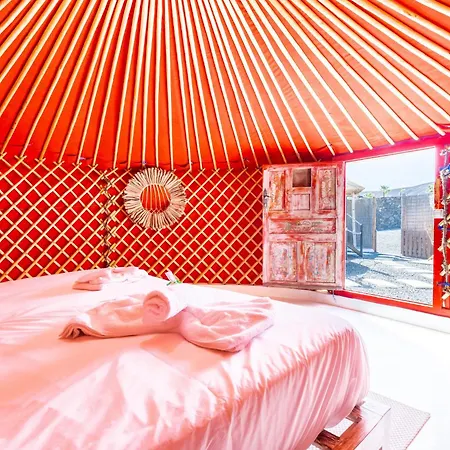 אתר נופש De Arrieta Village - Yurts And Stone - Shared Pool - Walking Distance To Arrieta - Off Grid Tabayesco