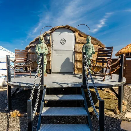 De Arrieta Village - Yurts And Stone - Shared Pool - Walking Distance To Arrieta - Eco Friendly Rezort *
