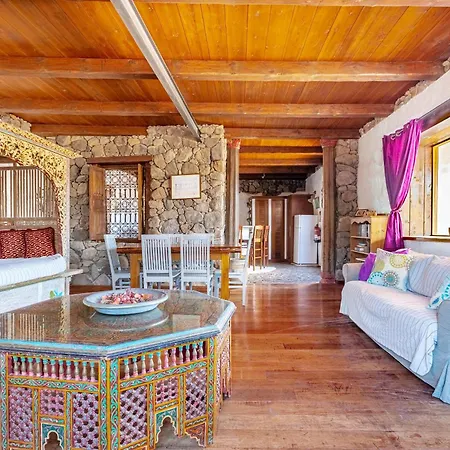 De Arrieta Village - Yurts And Stone - Shared Pool - Walking Distance To Arrieta - Off Grid אתר נופש 3*