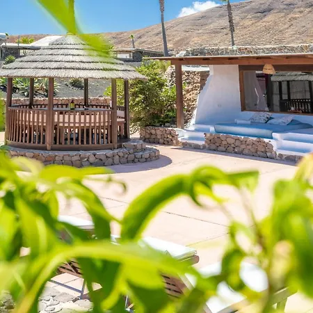 De Arrieta Village - Yurts And Stone - Shared Pool - Walking Distance To Arrieta - Off Grid Tabayesco