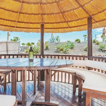 De Arrieta Village - Yurts And Stone - Shared Pool - Walking Distance To Arrieta - Off Grid