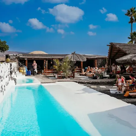 Rezort De Arrieta Village - Yurts And Stone - Shared Pool - Walking Distance To Arrieta - Eco Friendly Tabayesco