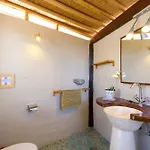 De Arrieta Village - Yurts And Stone - Shared Pool - Walking Distance To Arrieta - Off Grid Resort