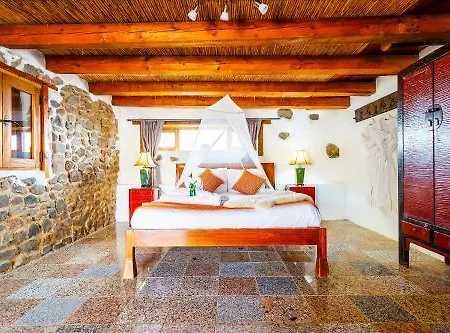 De Arrieta Village - Yurts And Stone - Shared Pool - Walking Distance To Arrieta - Off Grid Курортный комплекс