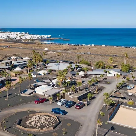 De Arrieta Village - Yurts And Stone - Shared Pool - Walking Distance To Arrieta - Off Grid Tabayesco