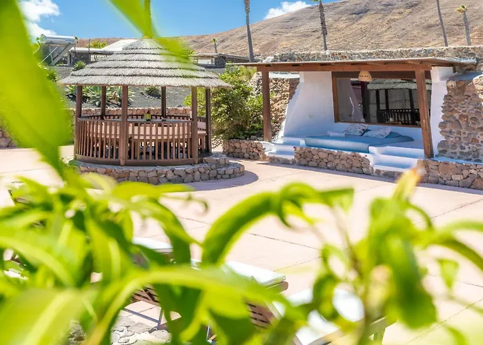 De Arrieta Village - Yurts And Stone - Shared Pool - Walking Distance To Arrieta - Off Grid Tabayesco