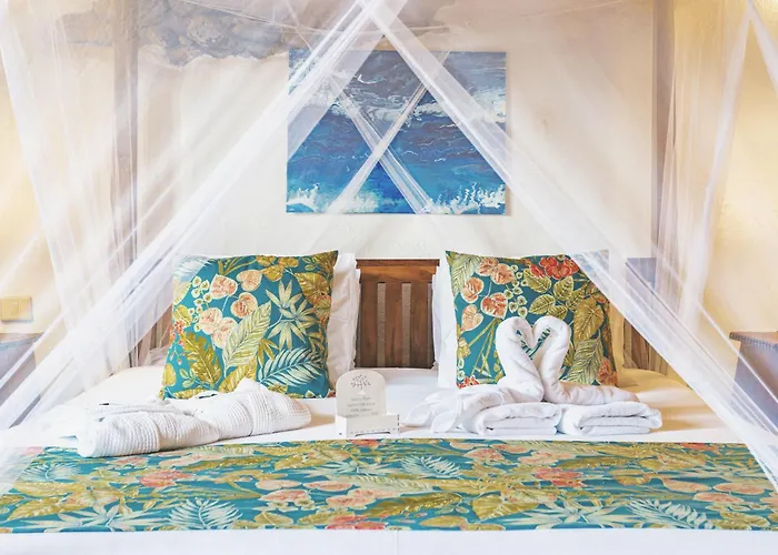 Resort De Arrieta Village - Yurts And Stone - Shared Pool - Walking Distance To Arrieta - Off Grid 3*